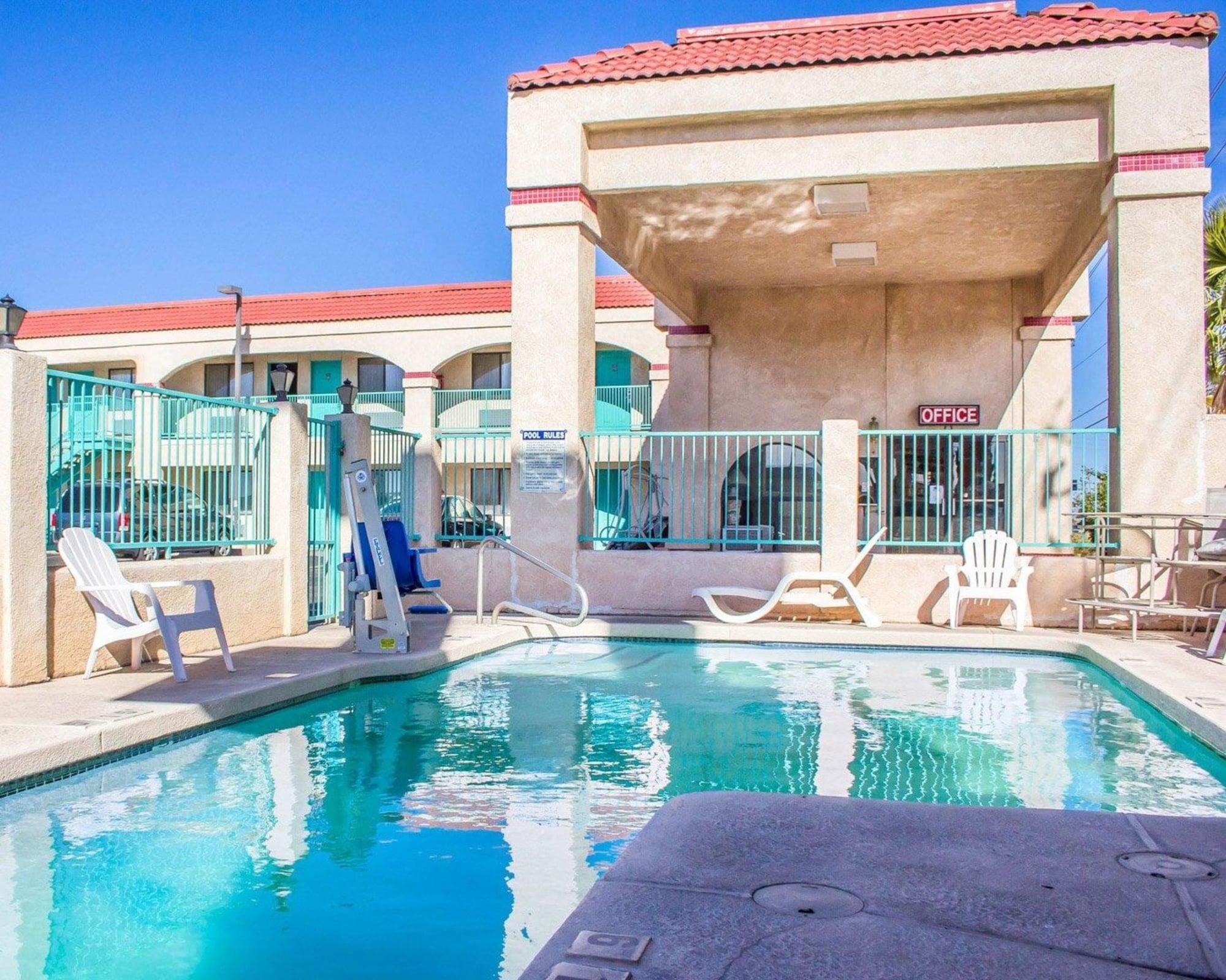 Travelodge By Wyndham Kingman Exterior photo